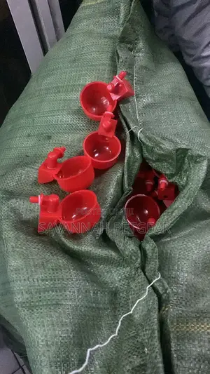 Automatic Red Cup Drinkers For Pet Parrots, Chicken, Pigeon, Bird Cage