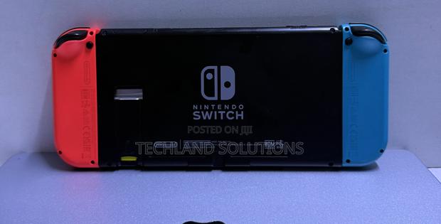 Used in Excellent Condition Nintendo Switch Version 2 - main view