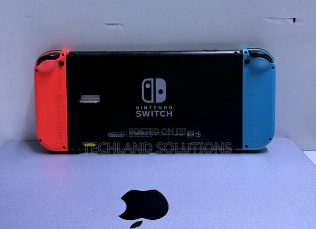 Used in Excellent Condition Nintendo Switch Version 2 - thumbnail 4