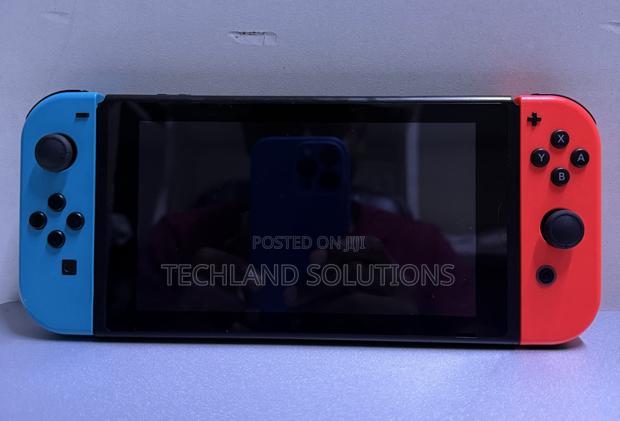 Used in Excellent Condition Nintendo Switch Version 2 - thumbnail 5