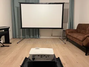 Projector and Projector Screen for Hire