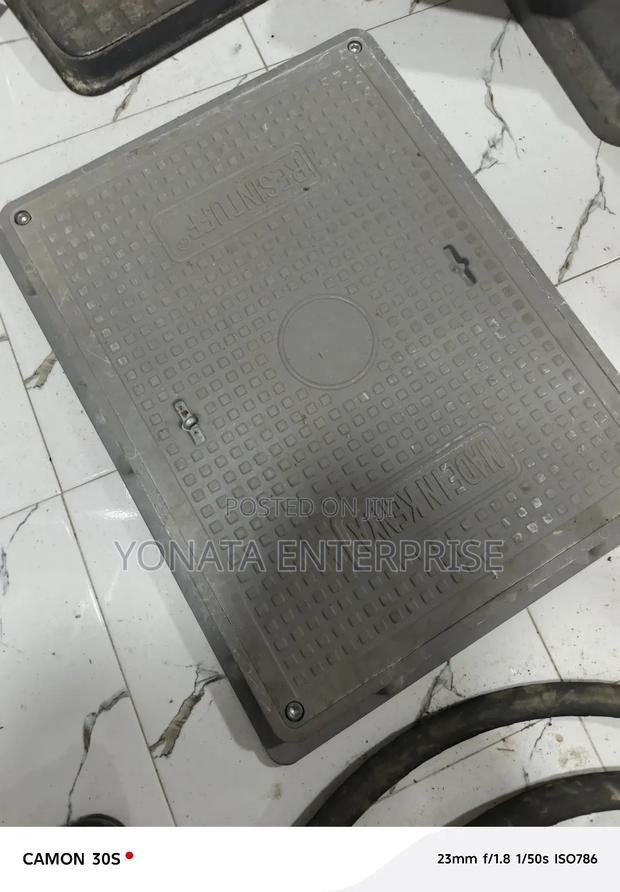 Fibre Rectangular Lockable Manhole Cover 12.5t