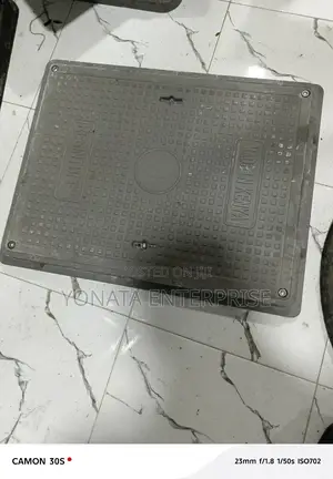 Fibre Rectangular Lockable Manhole Cover 12.5t