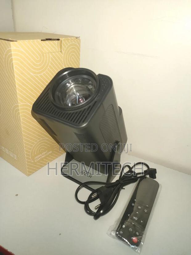Hy320 Resolution Smart Android Projector - main view