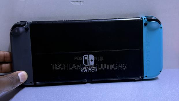 Carefully Used Nintendo Switch Oled - thumbnail 3