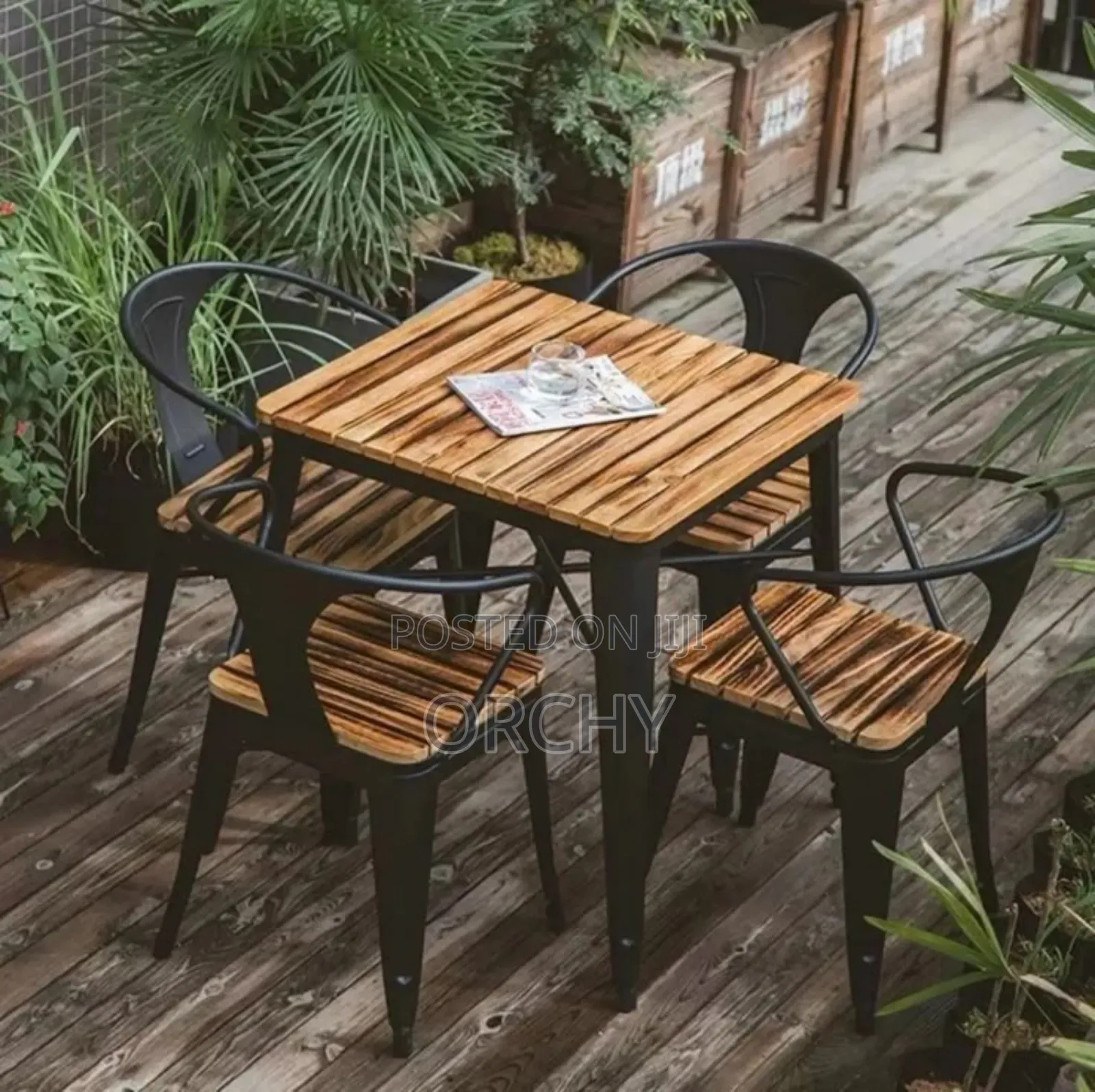 Pallet Hotel And Restaurant Set.