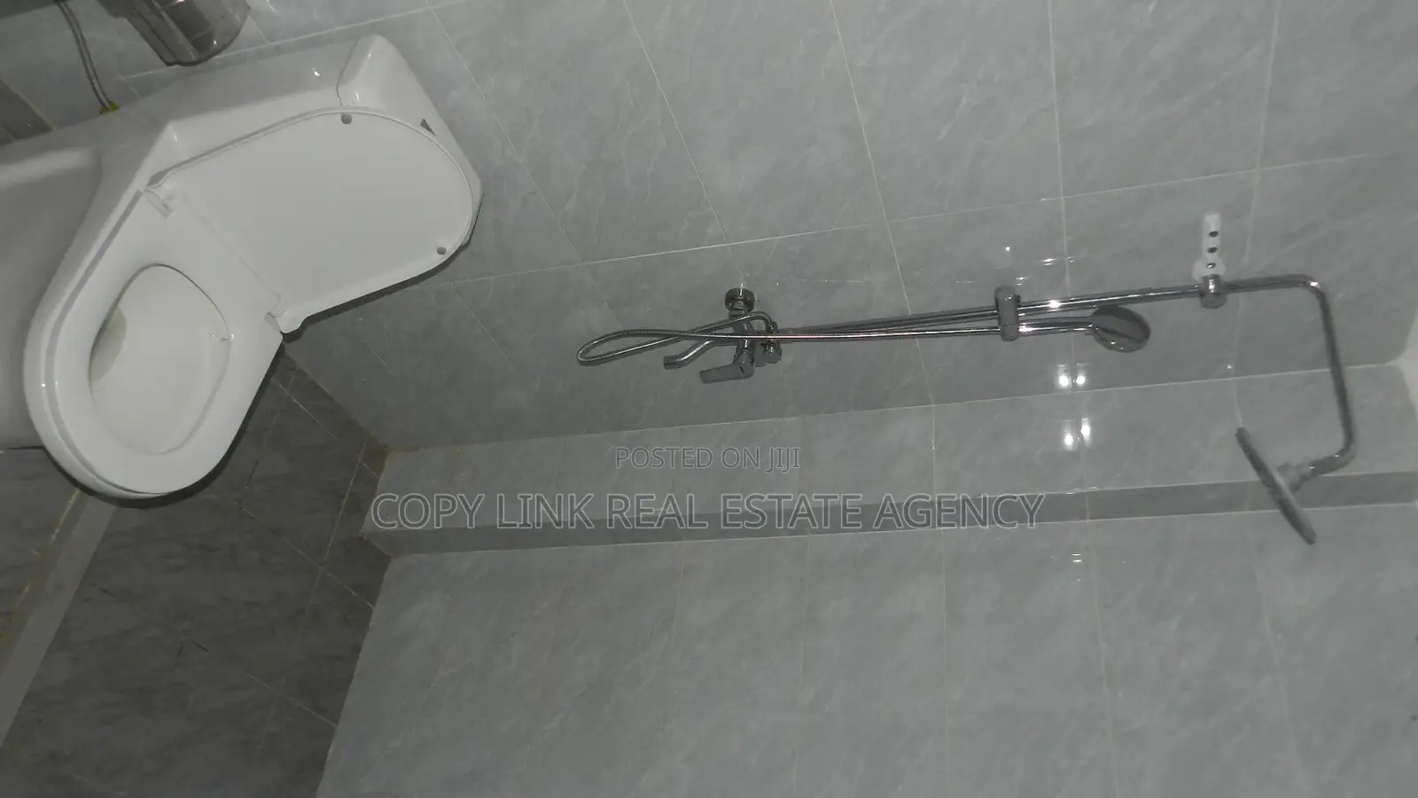 3bdrm Apartment in Mlolongo for sale
