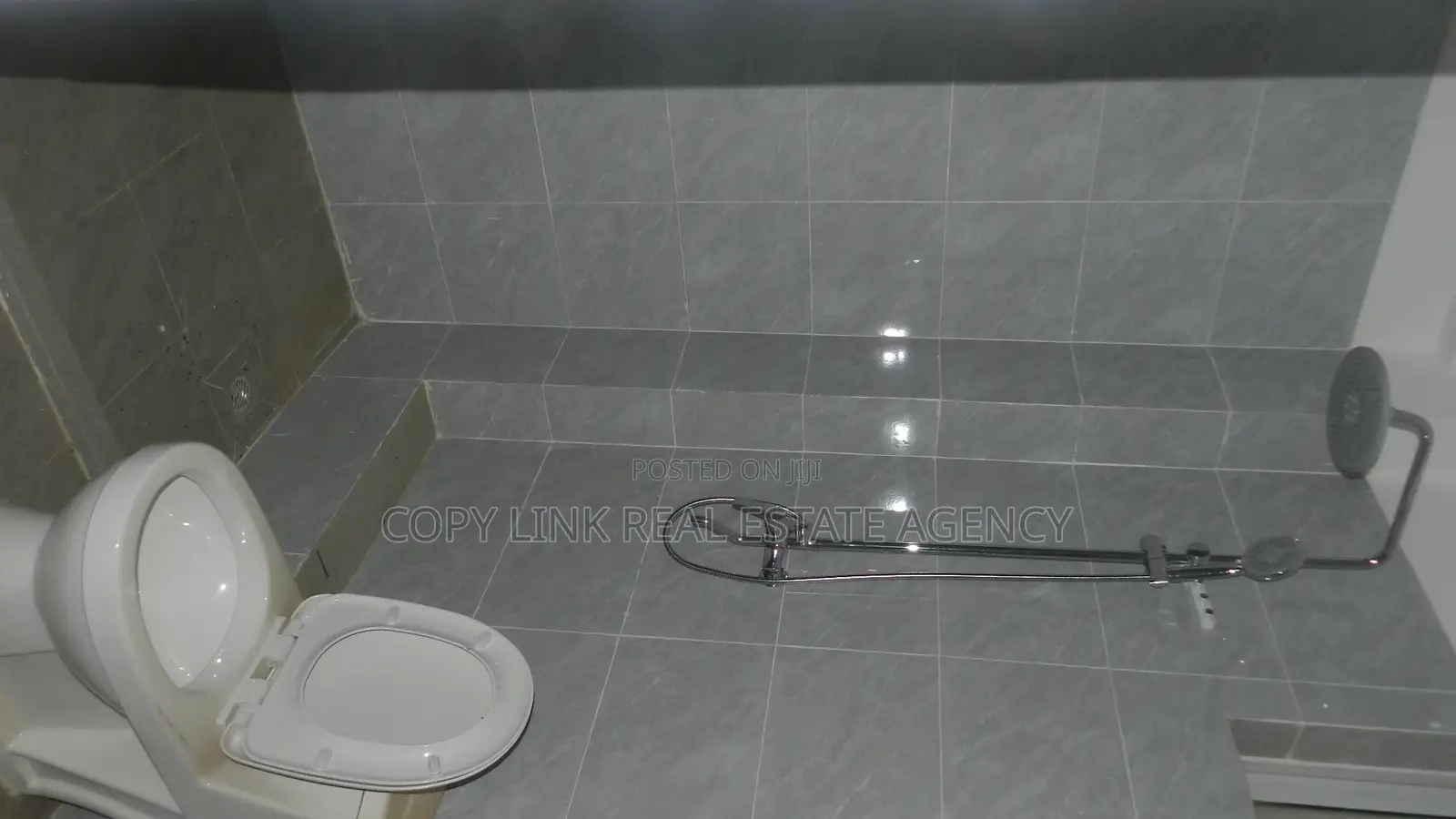 3bdrm Apartment in Mlolongo for sale