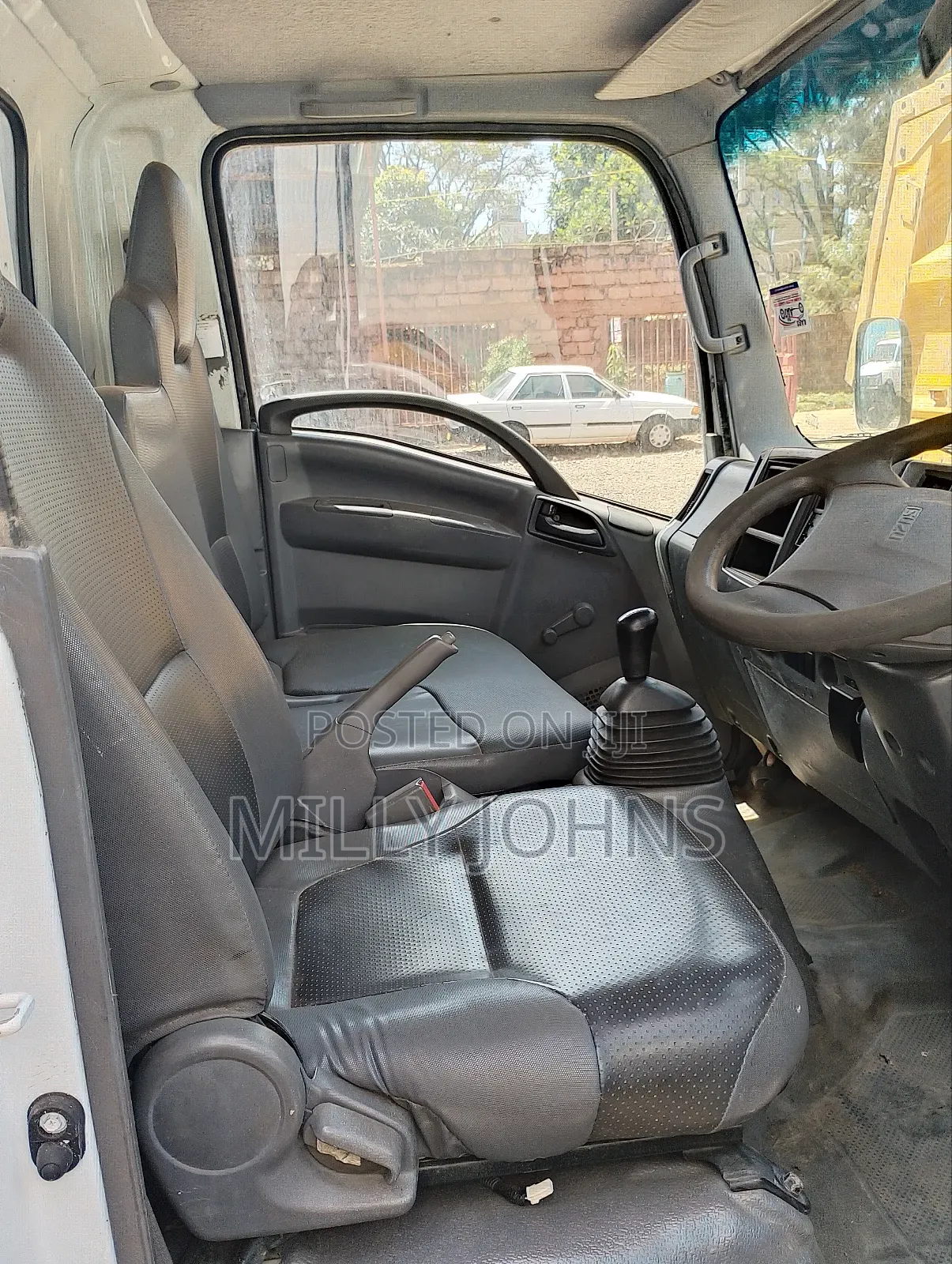 Isuzu NMR KDD 049g