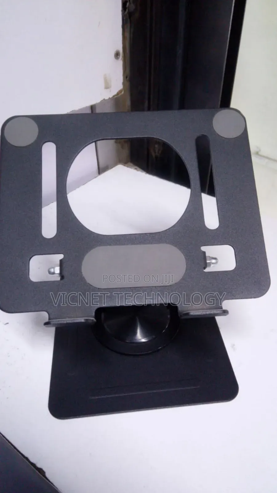 360 Degrees Rotating Metallic Tablet Stand