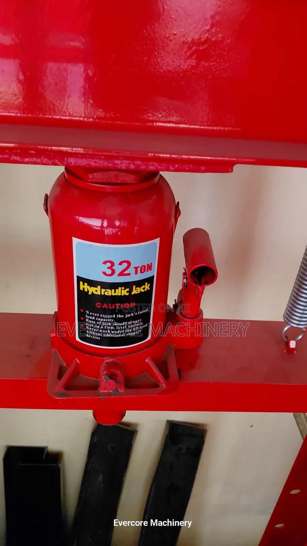 Commercial 32tonne Bearing/Bushes Press Manual Operated. - thumbnail 3