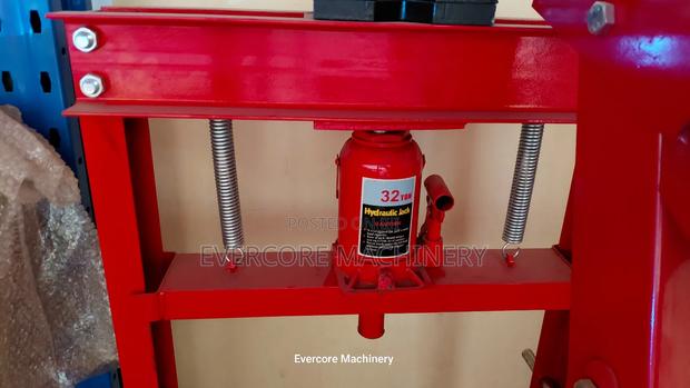 Extra Heavy Duty 32tonne Hydraulic Bearing Press Manual Design. - thumbnail 4