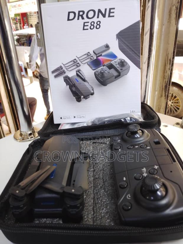 E88 Rc Drone With Camera One-Key Return - thumbnail 4