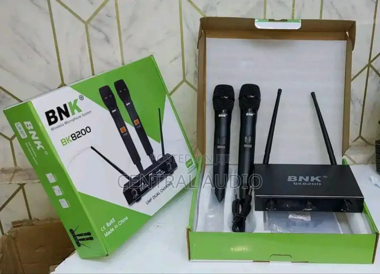 BNK Bk8200 Wireless Microphone