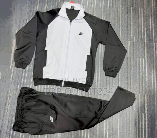 Nike Premium Tracksuits. - thumbnail 4