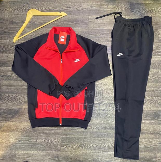 Nike Premium Tracksuits. - thumbnail 3