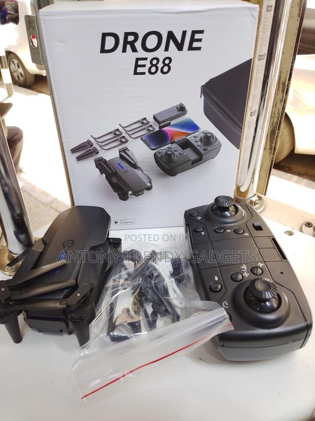 E88 Foldable Rc Drone, E88 Foldable Rc Drone, E88 Foldable Rc Drone - thumbnail 2