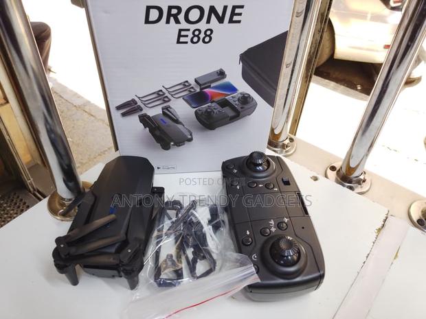 E88 Foldable Rc Drone, E88 Foldable Rc Drone, E88 Foldable Rc Drone - thumbnail 3