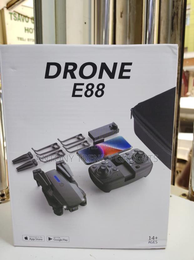 E88 Mini Foldable Quadcopter Drone - thumbnail 5