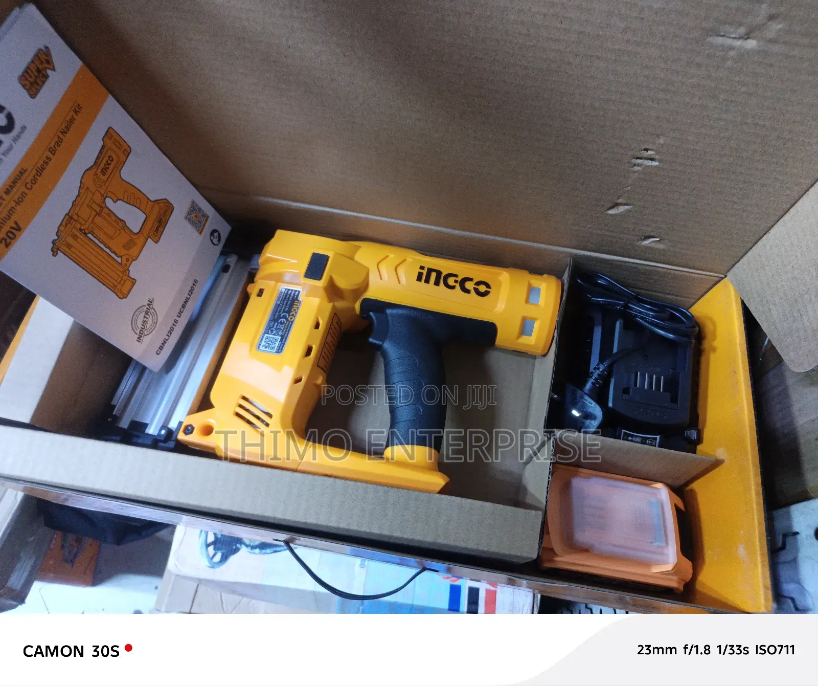 Cordless Brad Nailer Kit