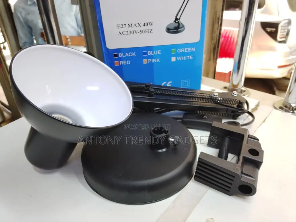Adjustable Foldable Desk / Study Lamp (Swing Arm, E27)