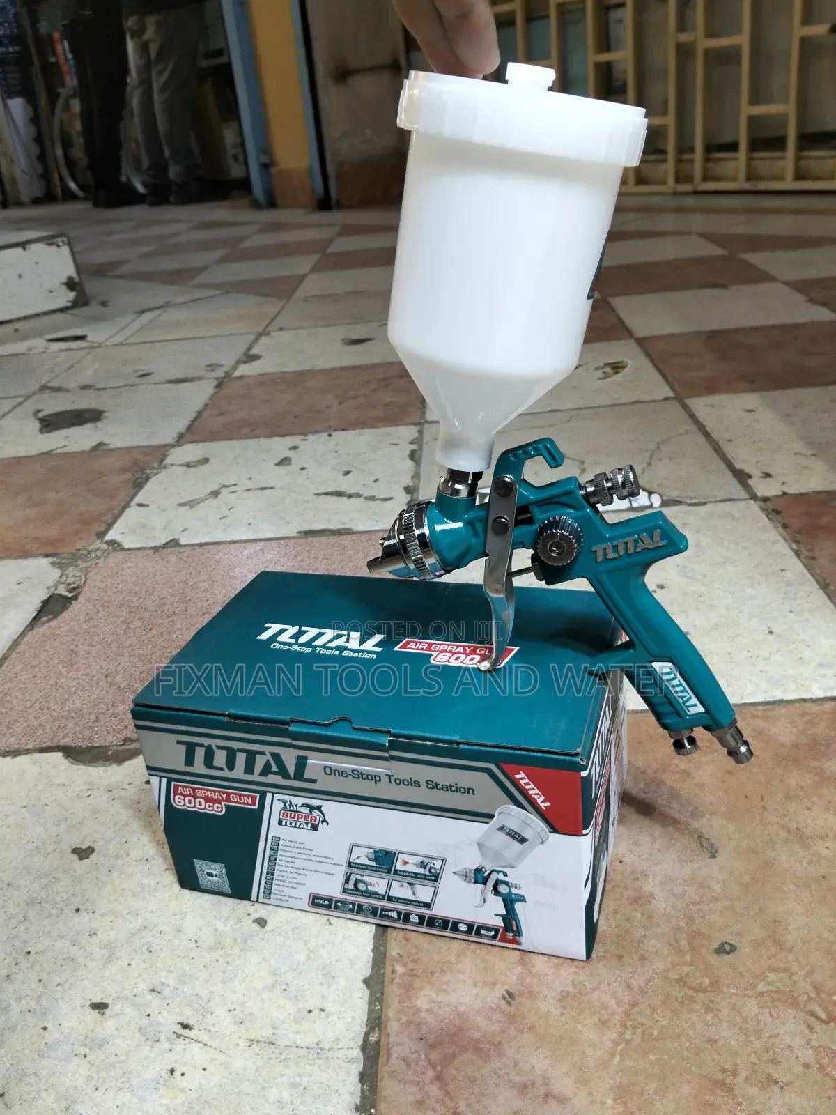 Top Car Finishing Total Spray Gun 600 Cc For Finest Finish