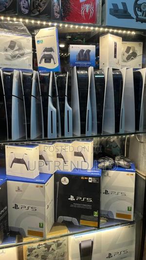 Clean Mint Condition Pre Owned Playsation 5 Standard - thumbnail 2