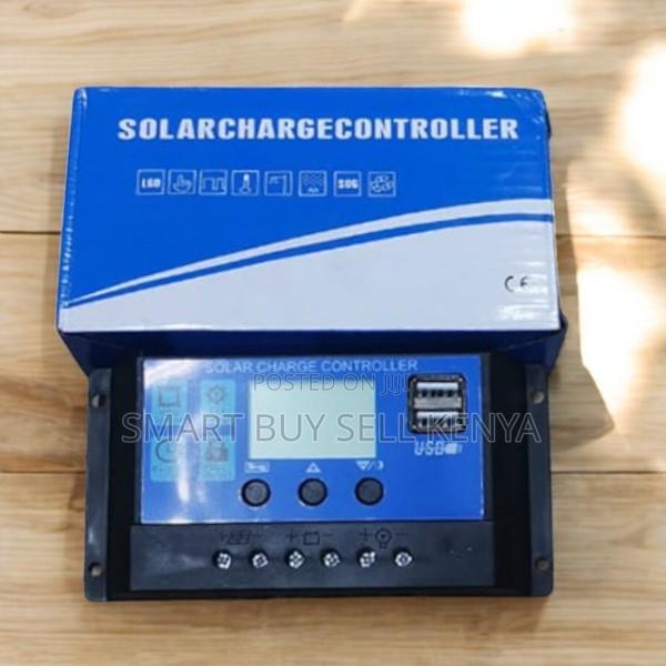 Overcharge and Overload Protected 12v 24v 30a Solar Charge Controller