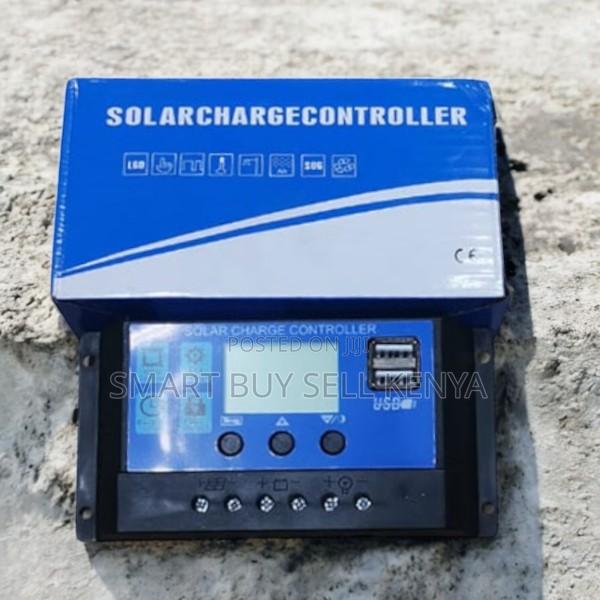 LCD Display 30a Amps Solar Charge Controller Regulator With Dual Usb - main view
