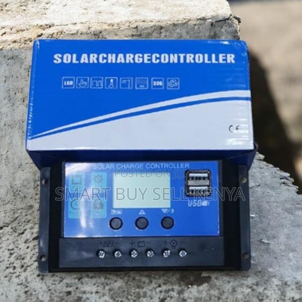 Smart LCD Display Solar Charge Regulator 12v/24v 30a Capacity - main view