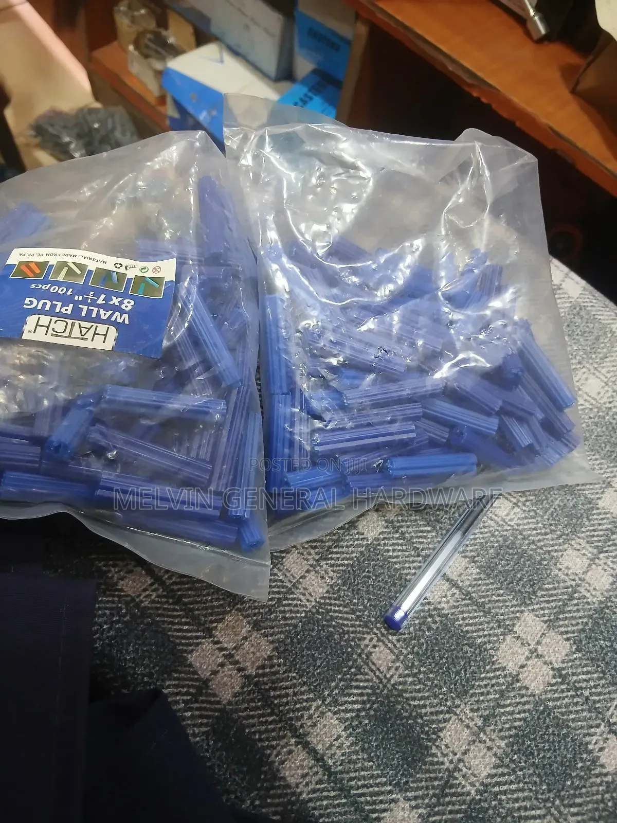 Straight Wallplug 8mm (100pcs)