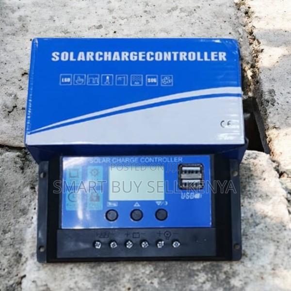 Industrial Grade 30a LCD Solar Charge Controller Dual Usb Ports