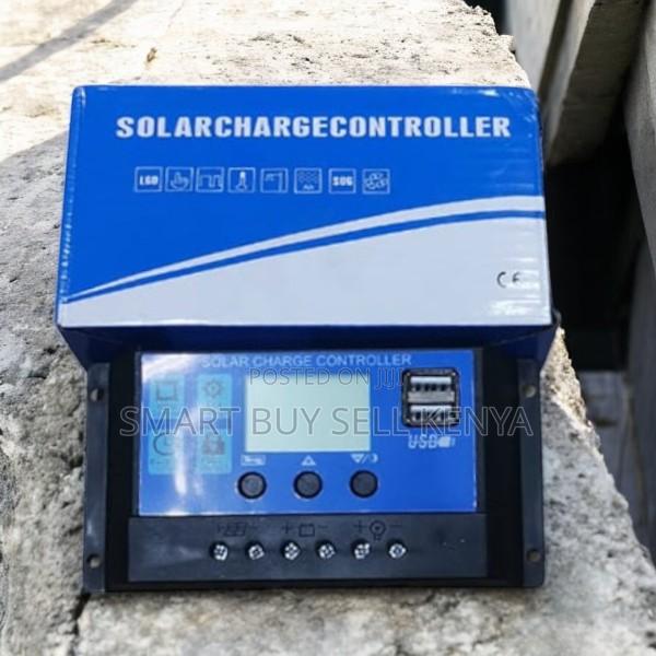 Dual Usb Intelligent Solar Charge Controller 12v/24v 30a Digital Type - main view