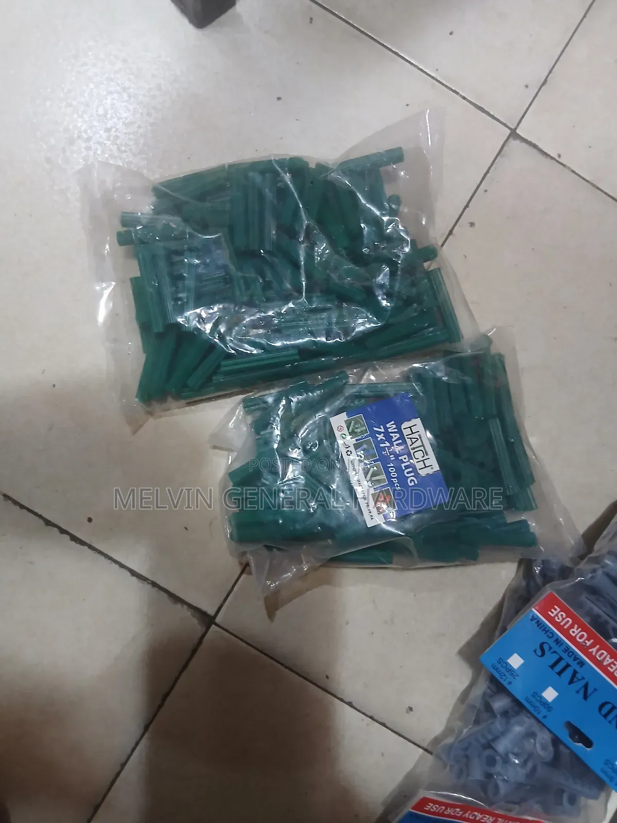 Straight Wallplugs 7mm