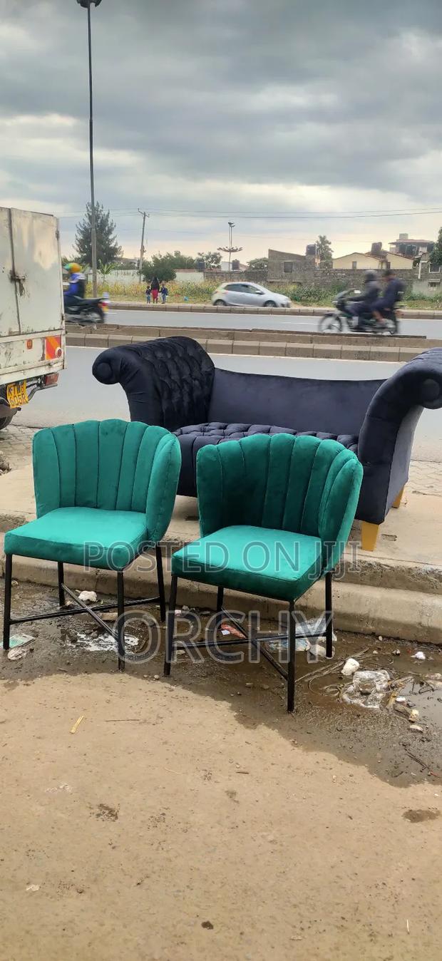 Floral Manicure Seats - thumbnail 2