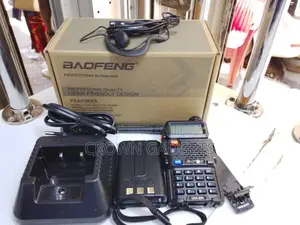 Baofeng Uv-5r Walkie-Talkie With Charging Dock