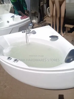 White Fermina Jacuzzi