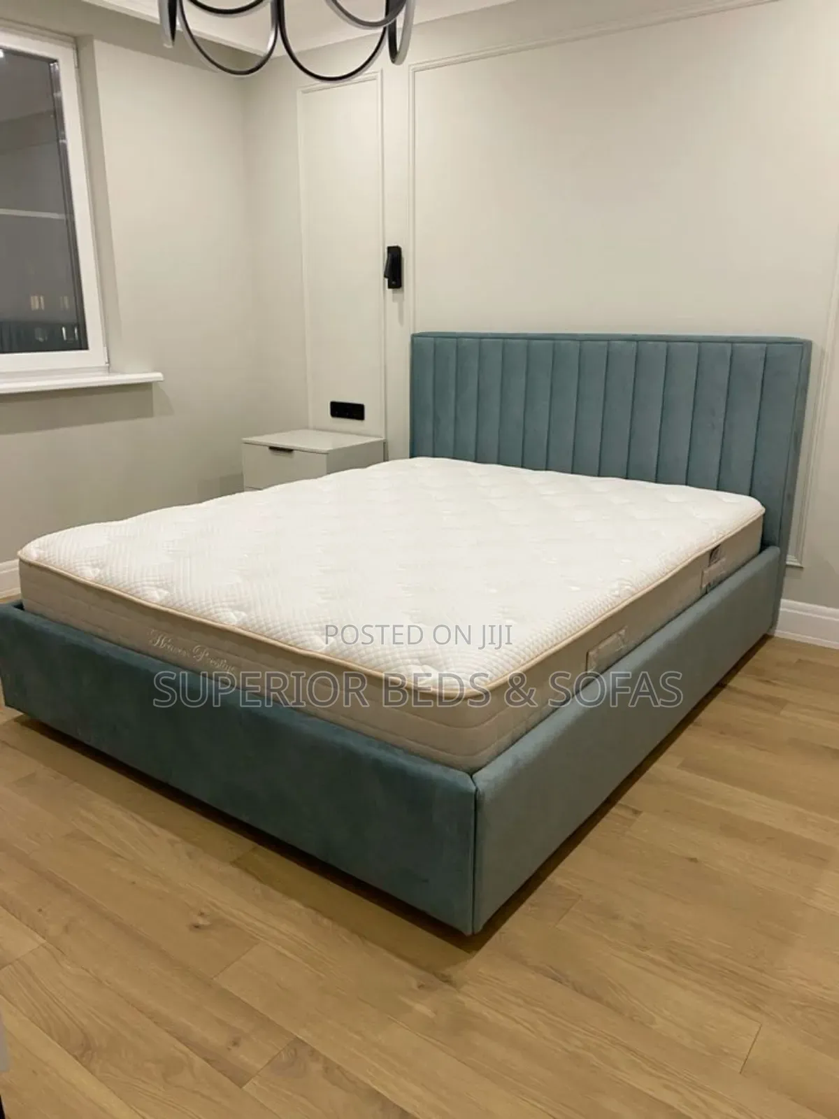 Hardwood-Made Chic Chester Bed for Simple Living