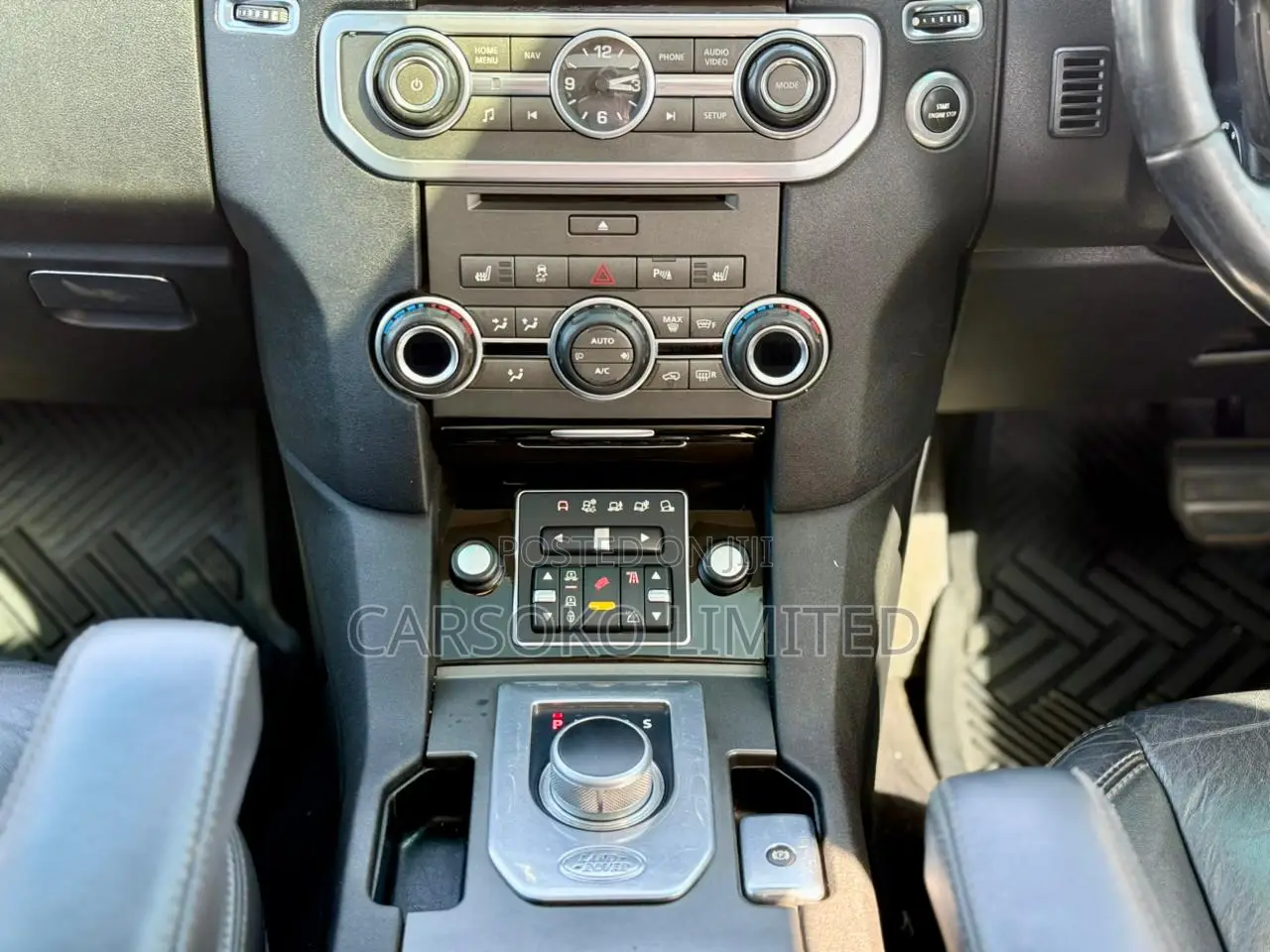 Land Rover Discovery 2012 White