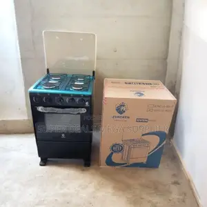 Free Standing Cooker With Gas Oven Smooth Operation and Control