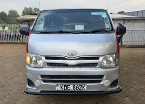 Toyota HiAce 2013 Silver