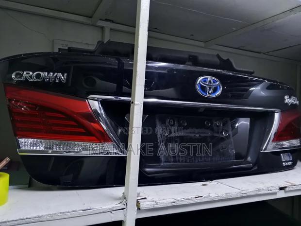 Crown Royal Saloon 2015 Boot