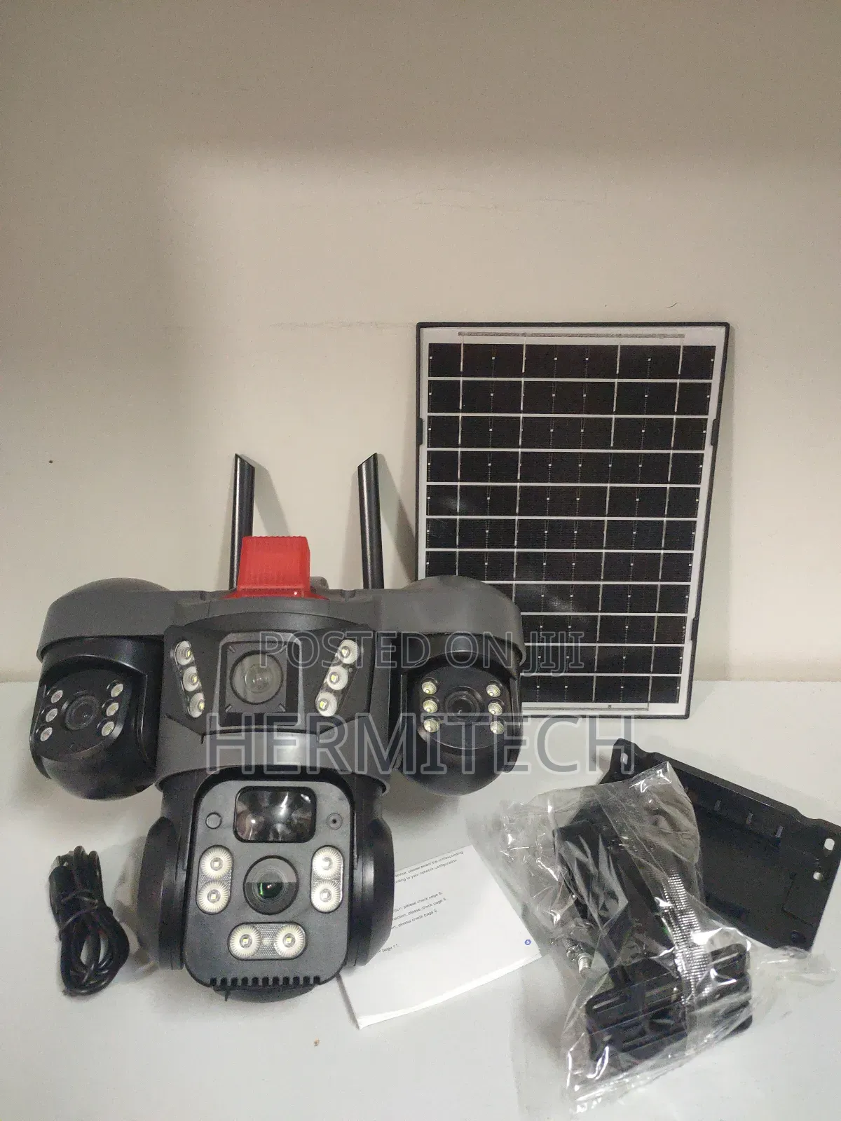 Solar Powered 4g Triple Lens Surveillance CCTV Cameras