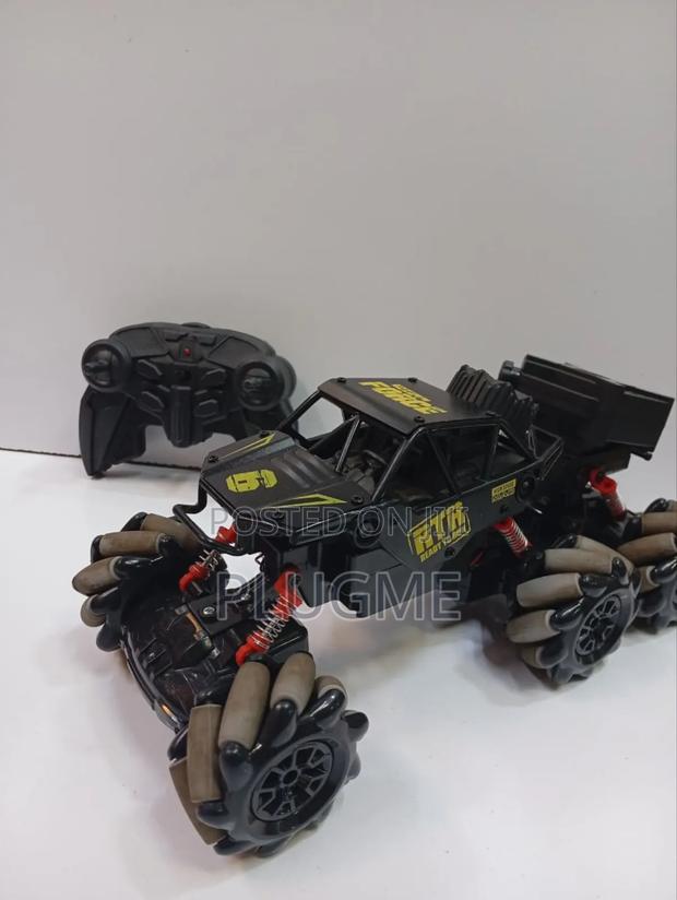 Rechargeable 4x4 Remote Control (Rc) Rock Crawler Monster Toy - thumbnail 2