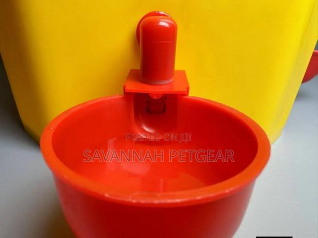 Plastic Pigeon Bowl Automatic Watering Drinker - 10 Pieces - thumbnail 2