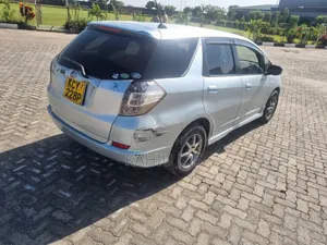 Honda Shuttle 2015 Gray