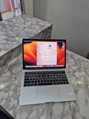 Laptop Apple MacBook Pro 2017 8GB Intel Core I5 SSD 256GB