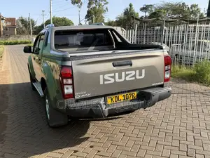 Isuzu D-MAX 2023 Beige
