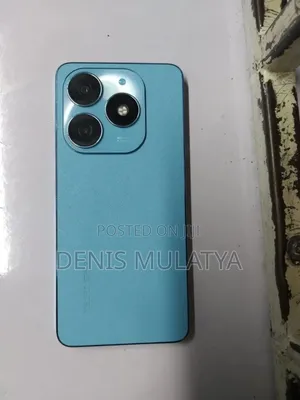 Tecno Spark 20 128 GB Blue