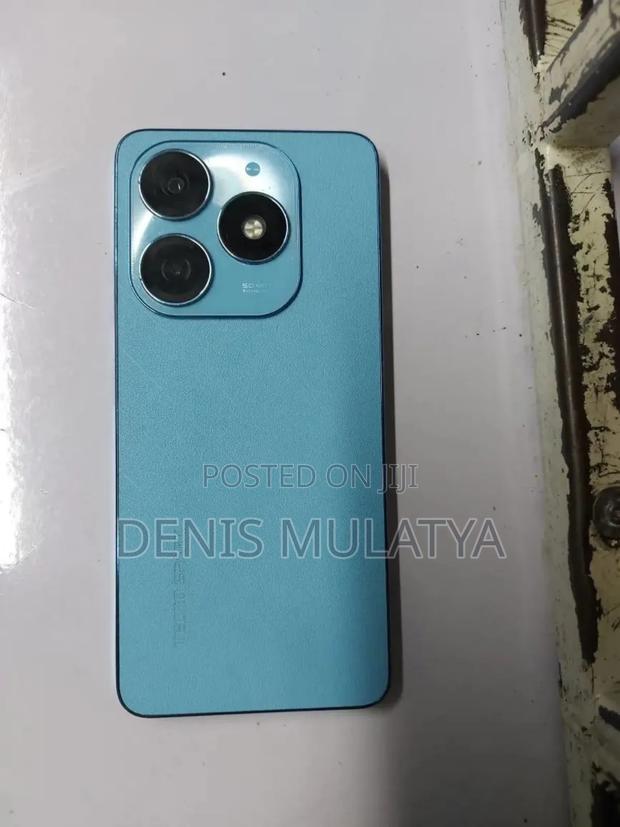 Tecno Spark 20 128 GB Blue